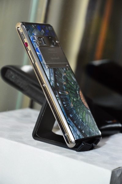 The new Vertu mobile Launching